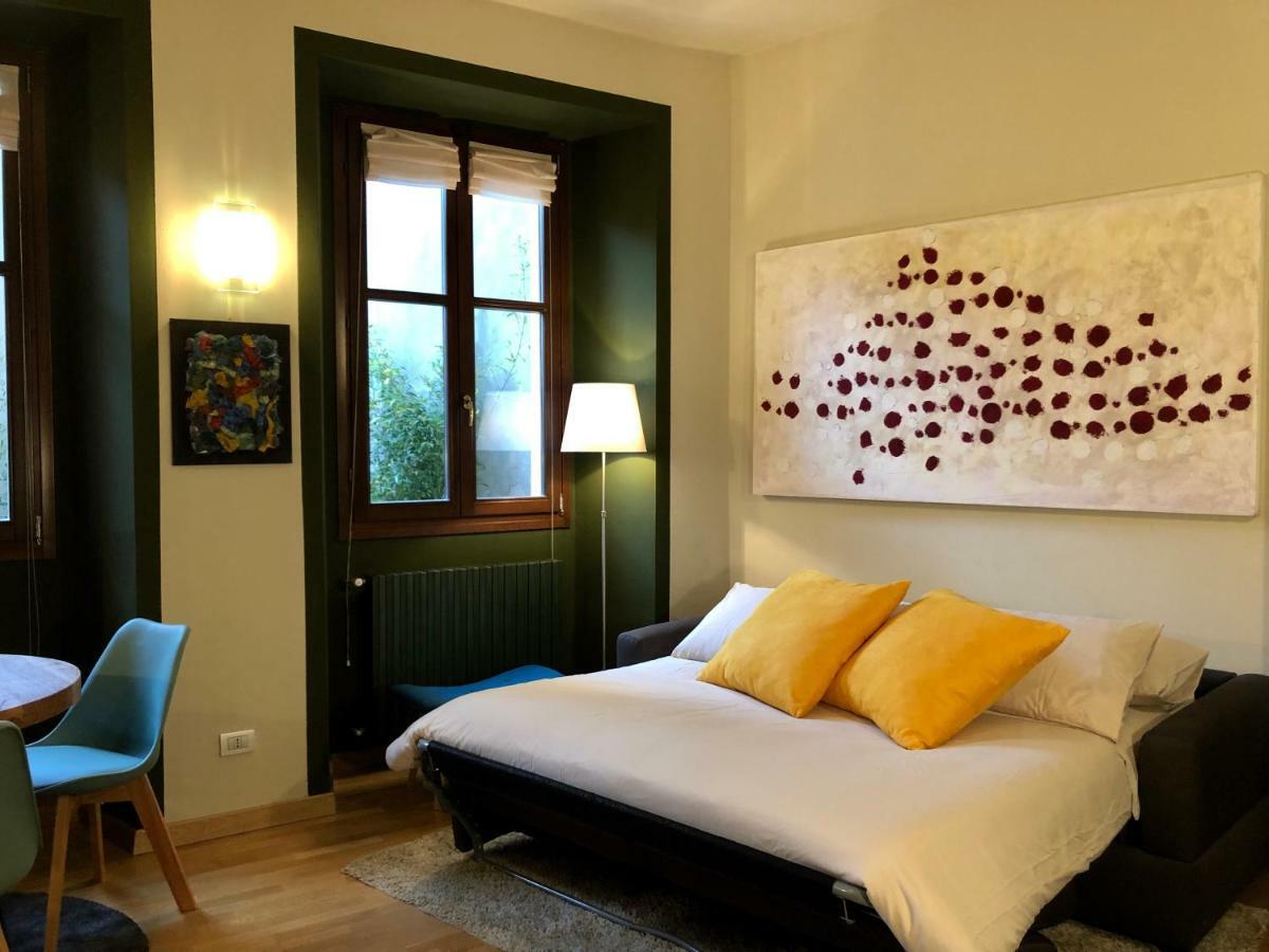 La Via Degli Artisti Apartment Arona Exterior photo