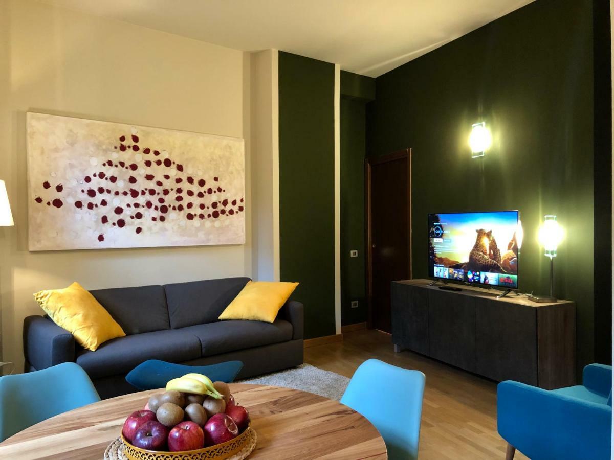 La Via Degli Artisti Apartment Arona Exterior photo