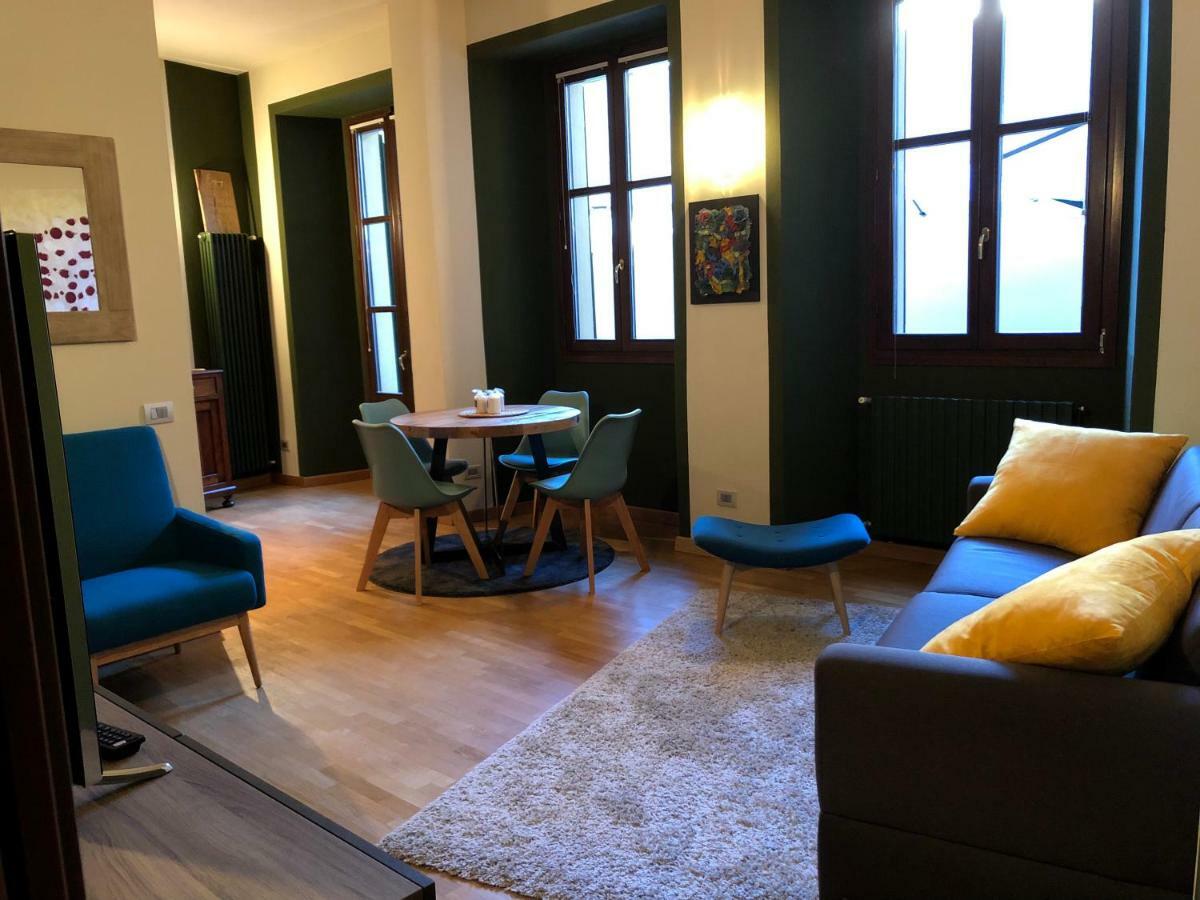 La Via Degli Artisti Apartment Arona Exterior photo