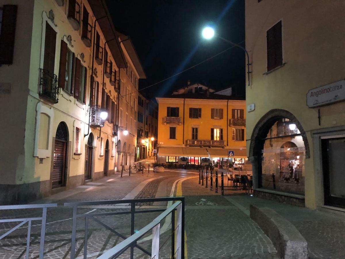 La Via Degli Artisti Apartment Arona Exterior photo